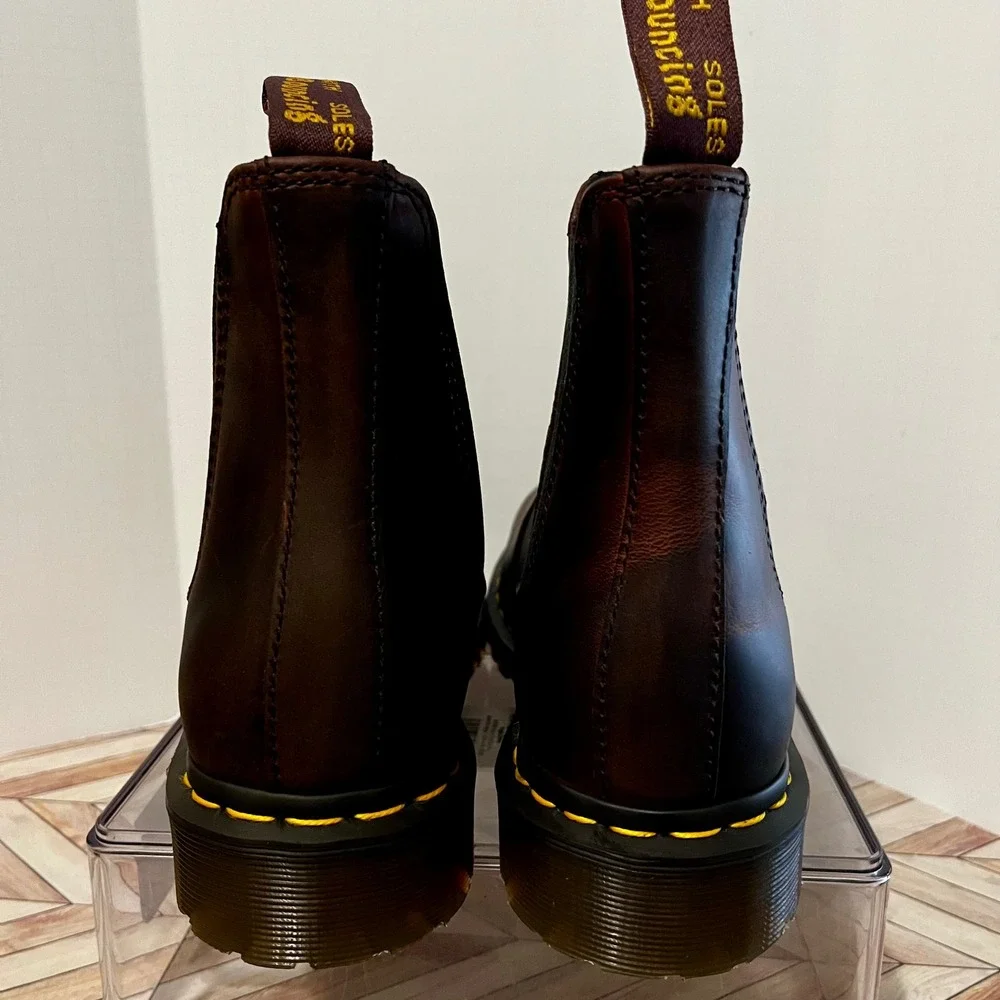 Dr Martens 2976 Waxed Full Grain Leather Chelsea Boots Men 7 Women 8 Dark Brown